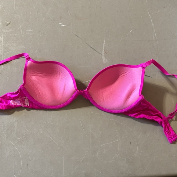 PINK Campus Push-Up - Picture 2 of 3